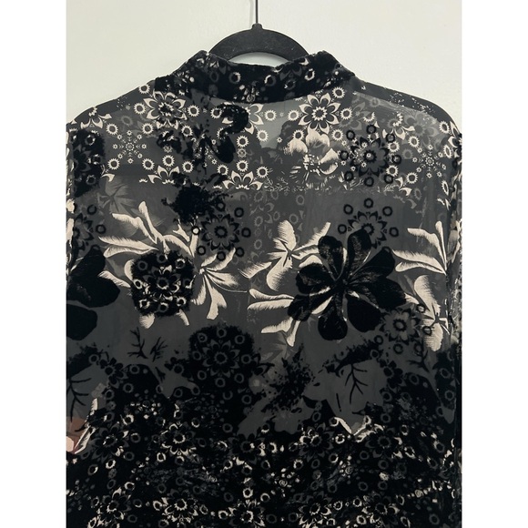Harari Blouse Women’s Medium Black Velvet Button Silk Floral Whimsigoth Boho - Picture 7 of 13